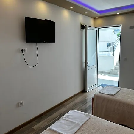 Sara Apartment Sutomore Exterior photo