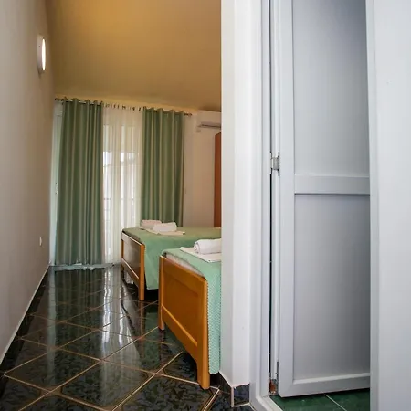 Sara Apartment Sutomore Exterior photo